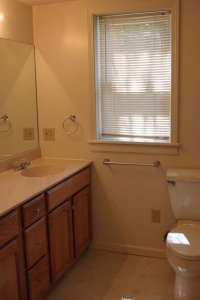 student apartments for rent in Cortland New York 128 Tompkins St. Apt. 1 Bathroom