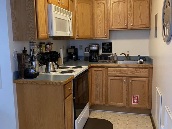 student apartments for rent in Cortland New York 128 Tompkins St. Apt. 3 Kitchen